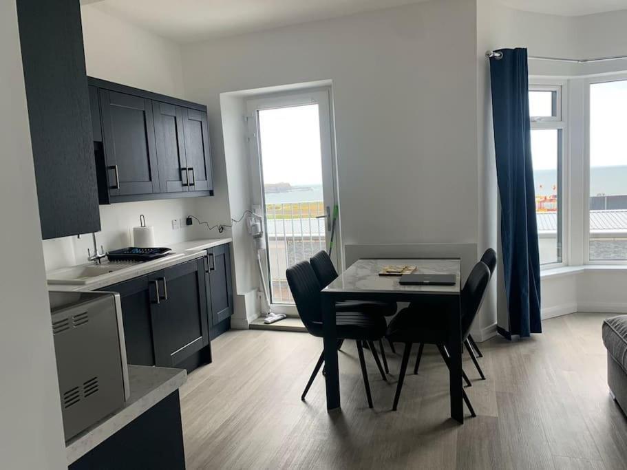 Modern Apartment With Sea Views بورتراش المظهر الخارجي الصورة