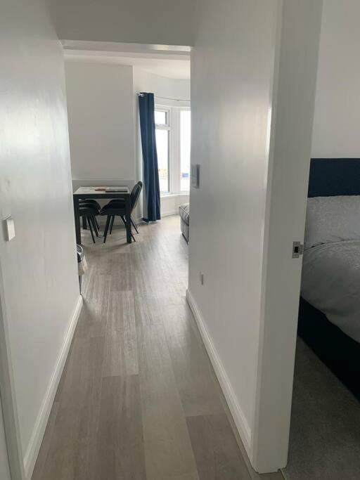 Modern Apartment With Sea Views بورتراش المظهر الخارجي الصورة