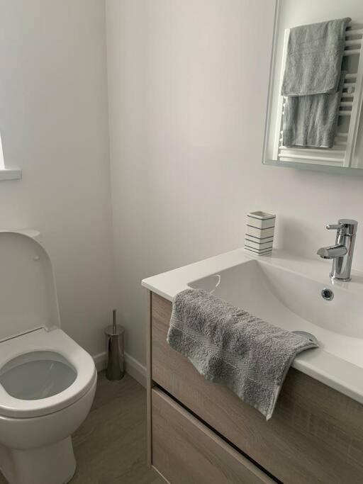 Modern Apartment With Sea Views بورتراش المظهر الخارجي الصورة